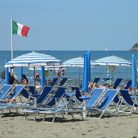 Affittacamere Ambra Marinella di Sarzana Ngoại thất bức ảnh