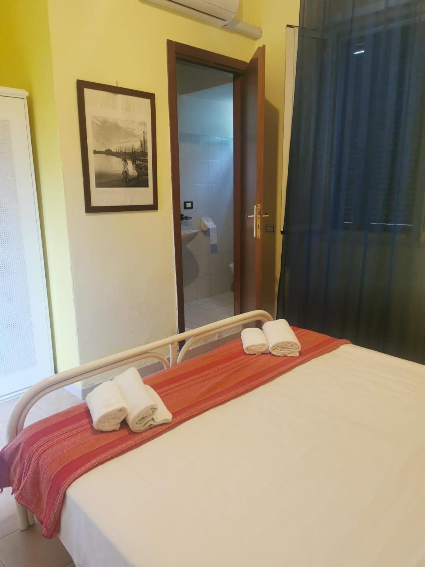 Affittacamere Ambra Marinella di Sarzana Ngoại thất bức ảnh